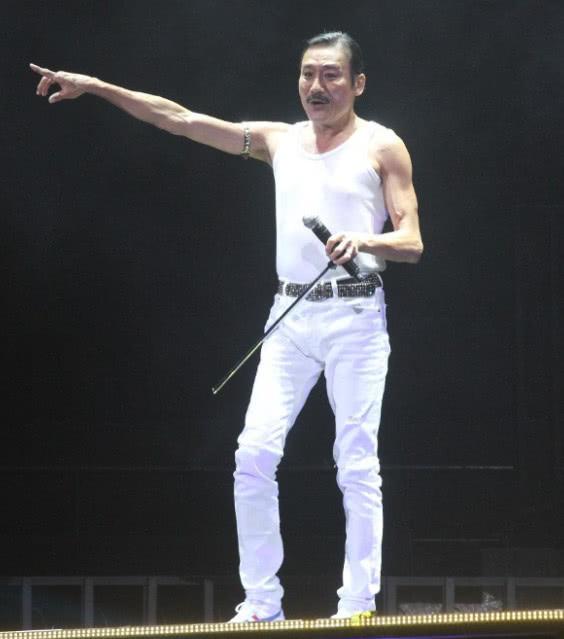 时隔10年钟镇涛再开演唱会谭咏麟梁家辉关之琳邱淑贞来支持