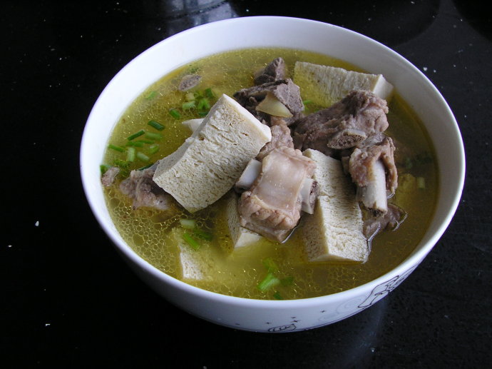 排骨和此物一起炖,湿气没了,睡眠也好了,不想每天疲惫不堪试试