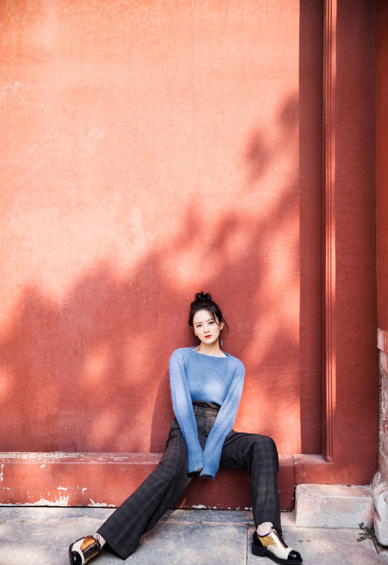 曾一萱出演《如懿传》赢得了大批粉丝,戏外穿搭更让人叫好