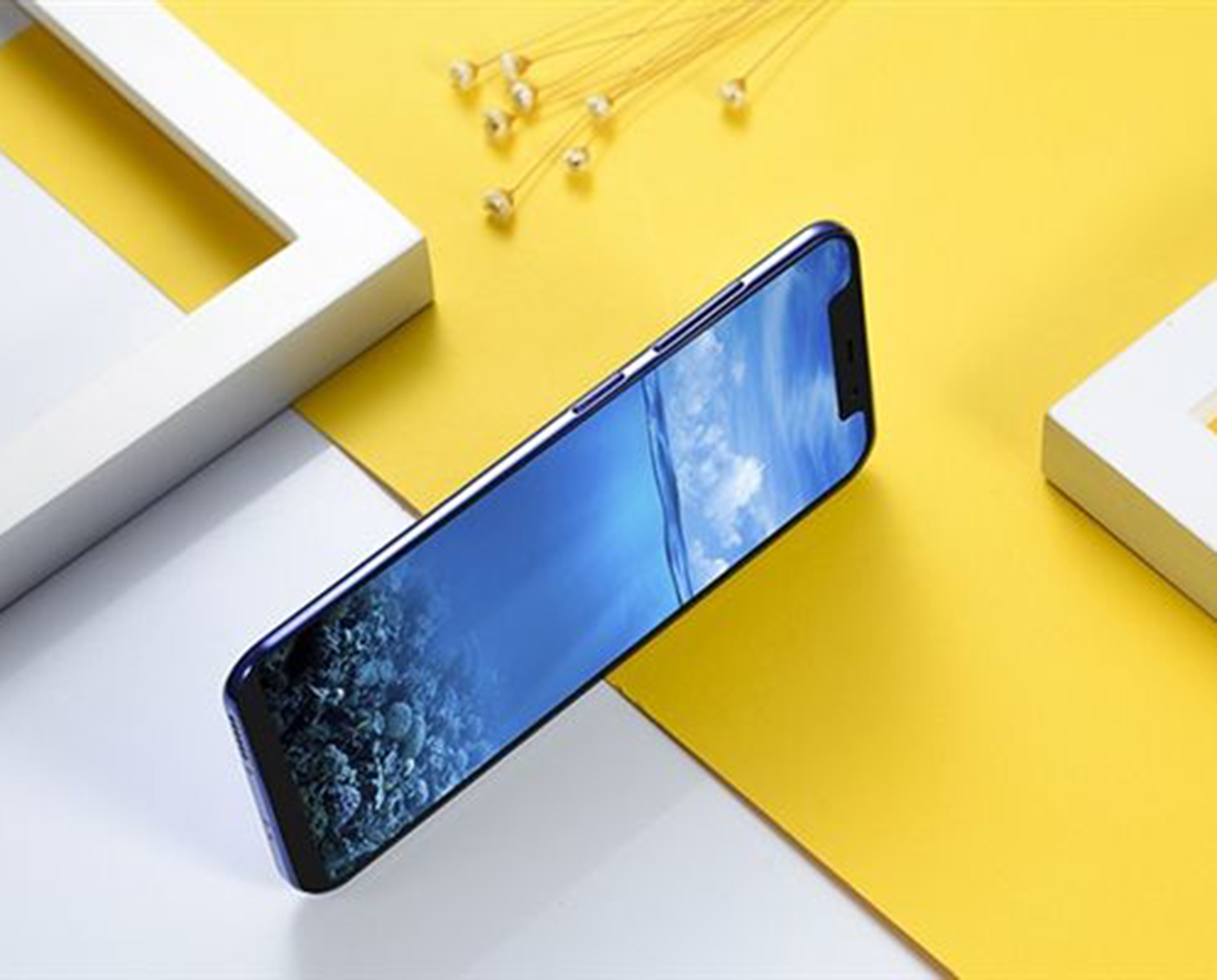 小尺寸刘海屏4gb内存上市1个月从799降至666如今是否值