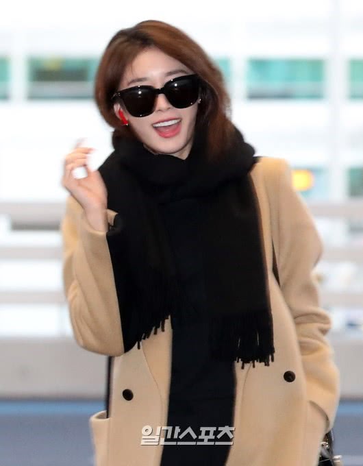 韩国女歌手朴智妍作为t-ara成员出道,不仅业务能力超