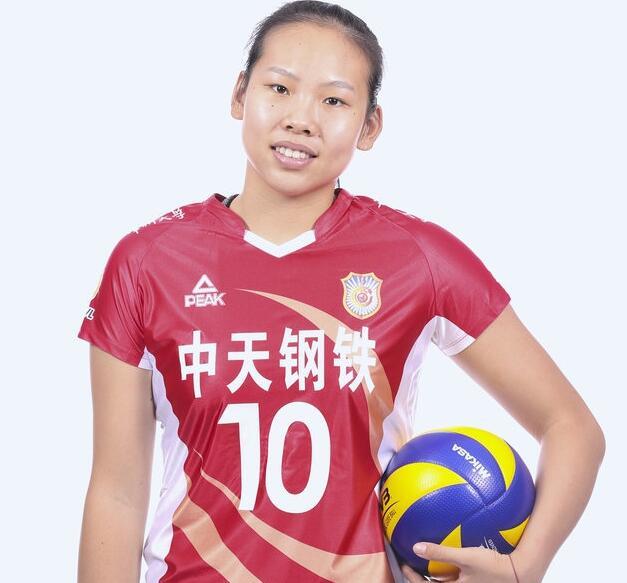 女排又一18岁重炮手露峥嵘,郎平挺她到最后,上限高过龚翔宇?