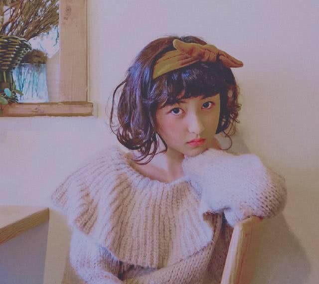 佛靠金装人靠衣装张子枫电卷发玩复古风看到都不敢认太美了