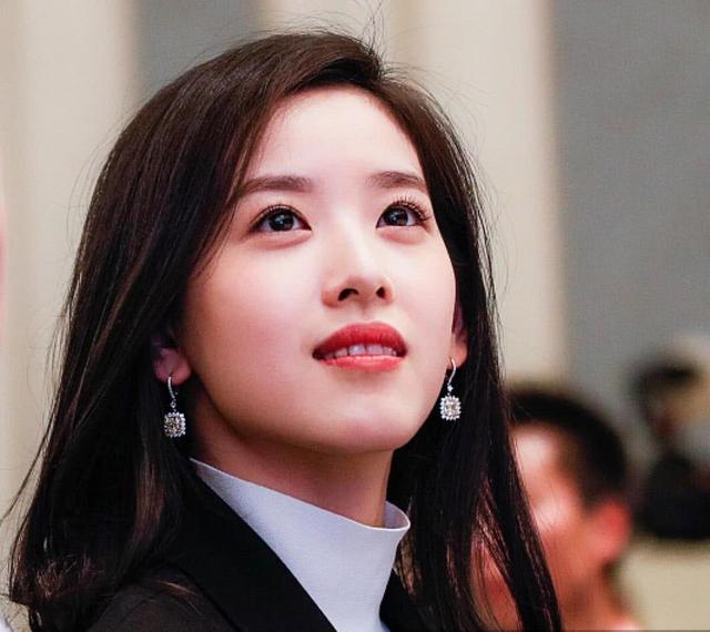 奶茶妹妹照片p图忘p镜子中的自己|奶茶妹妹|美颜|章泽天_新浪新闻