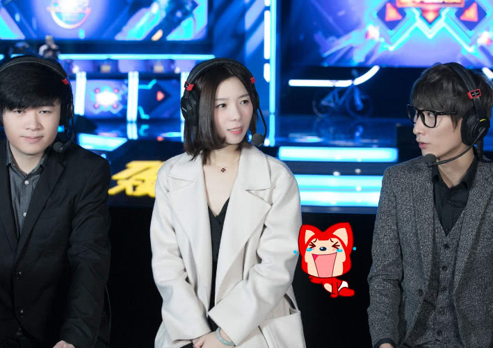 曾经lpl赛区四大美女主持解说分别是小苍,小米,小楼以及苏小妍!