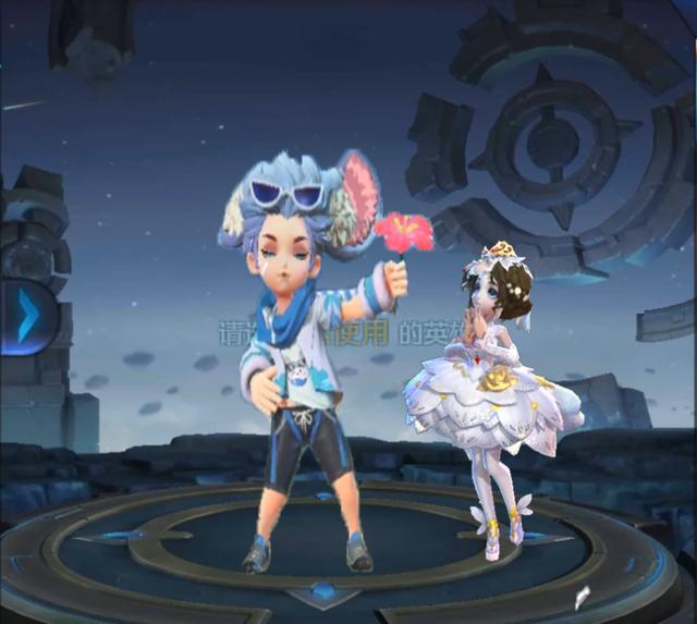 最好李元芳用花花撩走了周瑜的小乔,毕竟小乔涉世未深,很容易就被花言