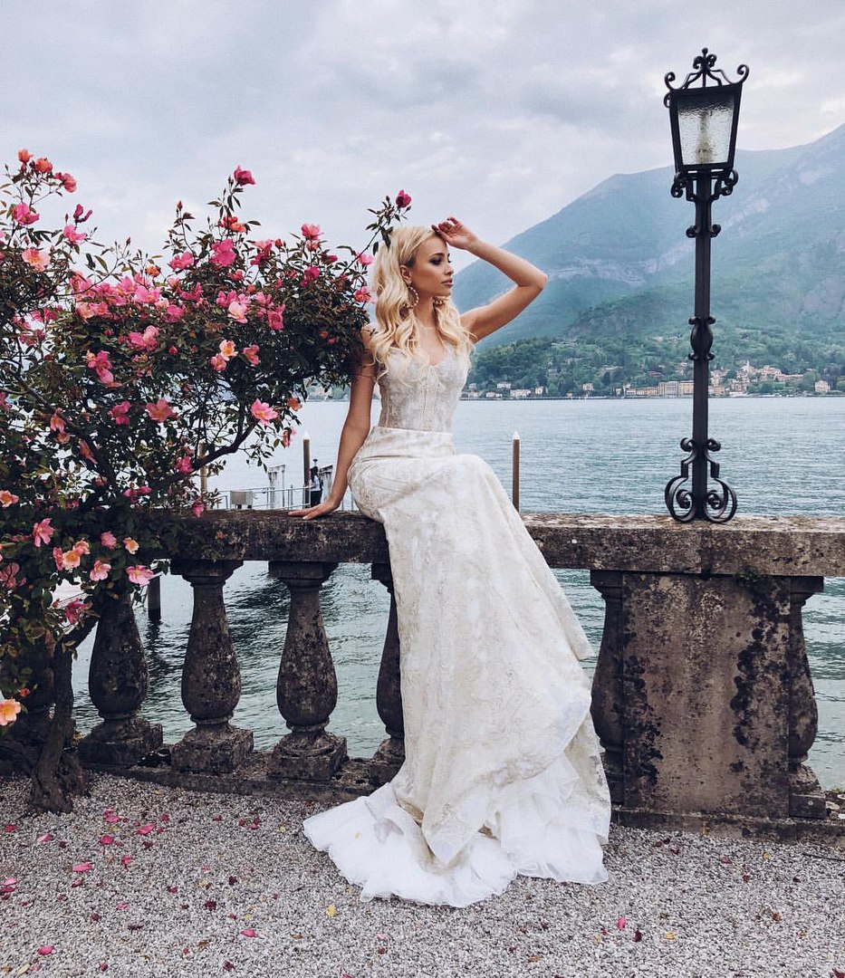 "俄罗斯新娘的婚纱照,太酷了