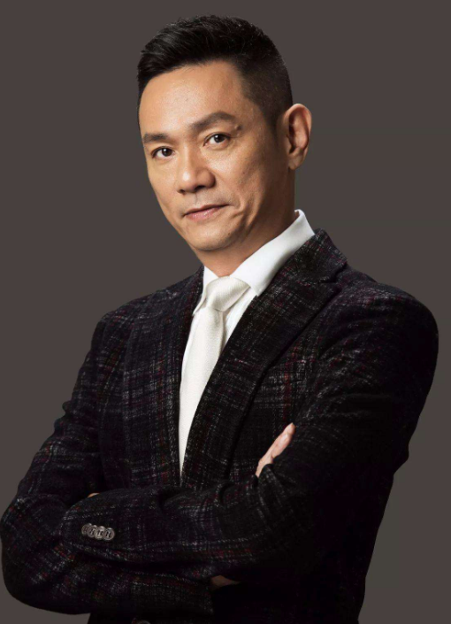 妻子去世九年,因思念亡妻无心再娶,今成著名影帝|果静林|佟欣|妻子