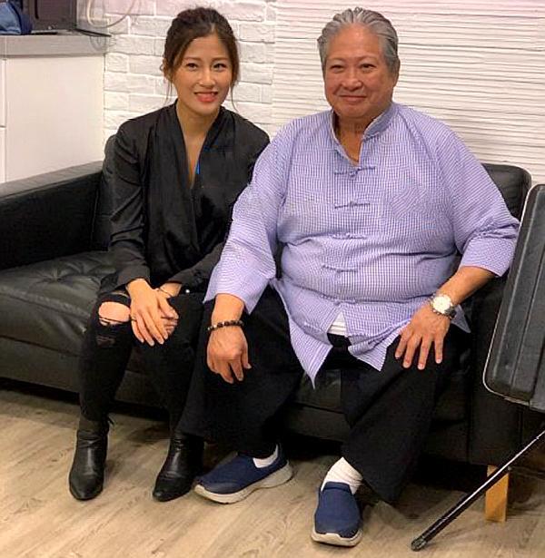 洪金宝67岁生日与大儿媳同框,与刘家荣现身同档节目相谈甚欢