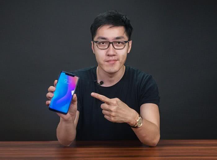 王自如发布手机屏幕排行:华为第三 小米8超S9