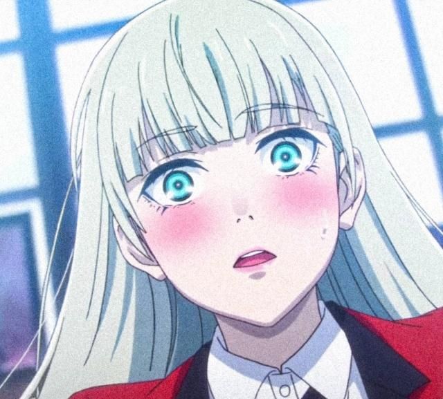 《狂赌之渊》中的桃喰绮罗莉是私立百花王学园学生会的第105代会长,双