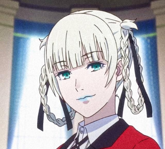 《狂赌之渊》中的桃喰绮罗莉是私立百花王学园学生会的第105代会长,双