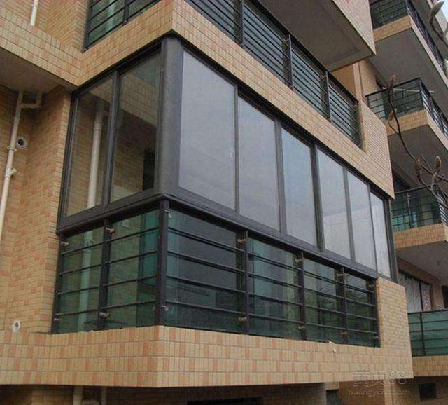 封阳台到底选塑钢还是铝合金?听完装修师傅一番话终于懂了