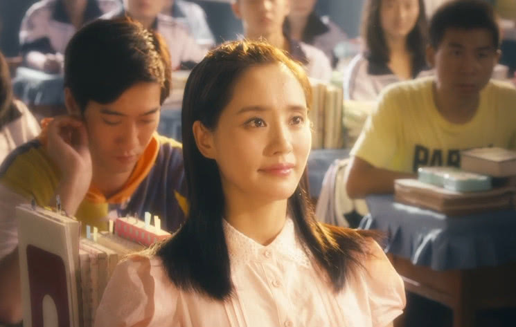 夏洛特烦恼:秋雅为美不穿校服,为何袁华也搞特殊?00后才懂