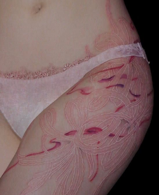 白色纹身成2019新流行，看到小图那一刻，网友：身上搓的泥？|纹身|白色 