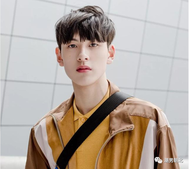 男生理发只会两边剪光?19年男生发型流行趋