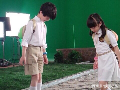 张悦轩连续6年为森碟庆生,两人穿同款毛衣好般配