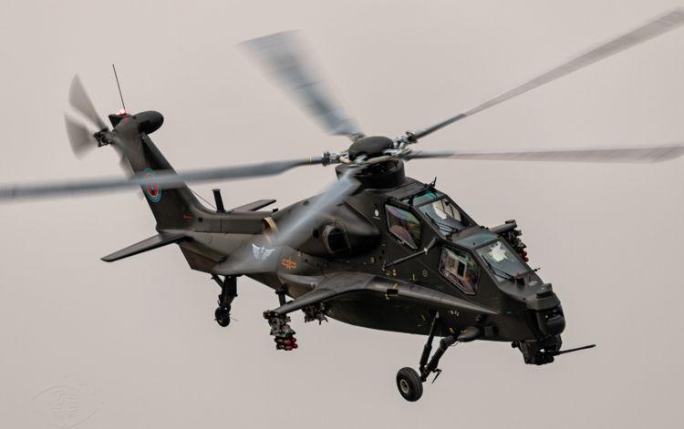 武直10换装新型发动机战力大幅提升 美专家:与阿帕奇平起平坐