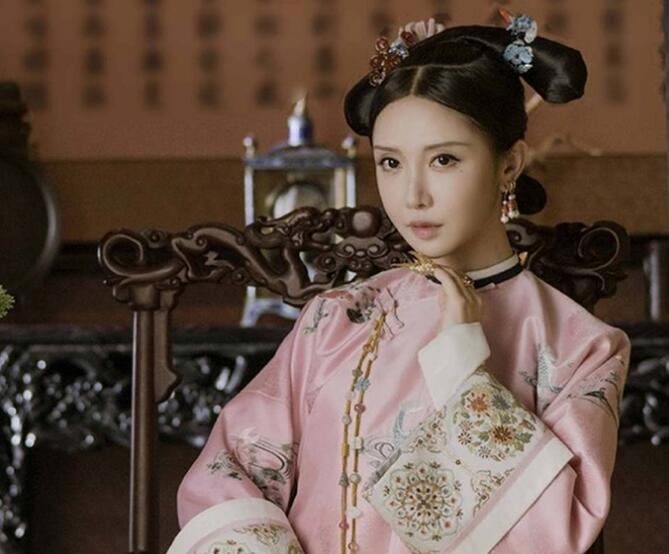 《延禧攻略》中的"嘉嫔"潘时七,竟撞脸年轻时的蔡少芬