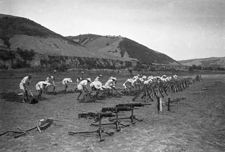 美军镜头下的敌后战场这些装备令人眼馋