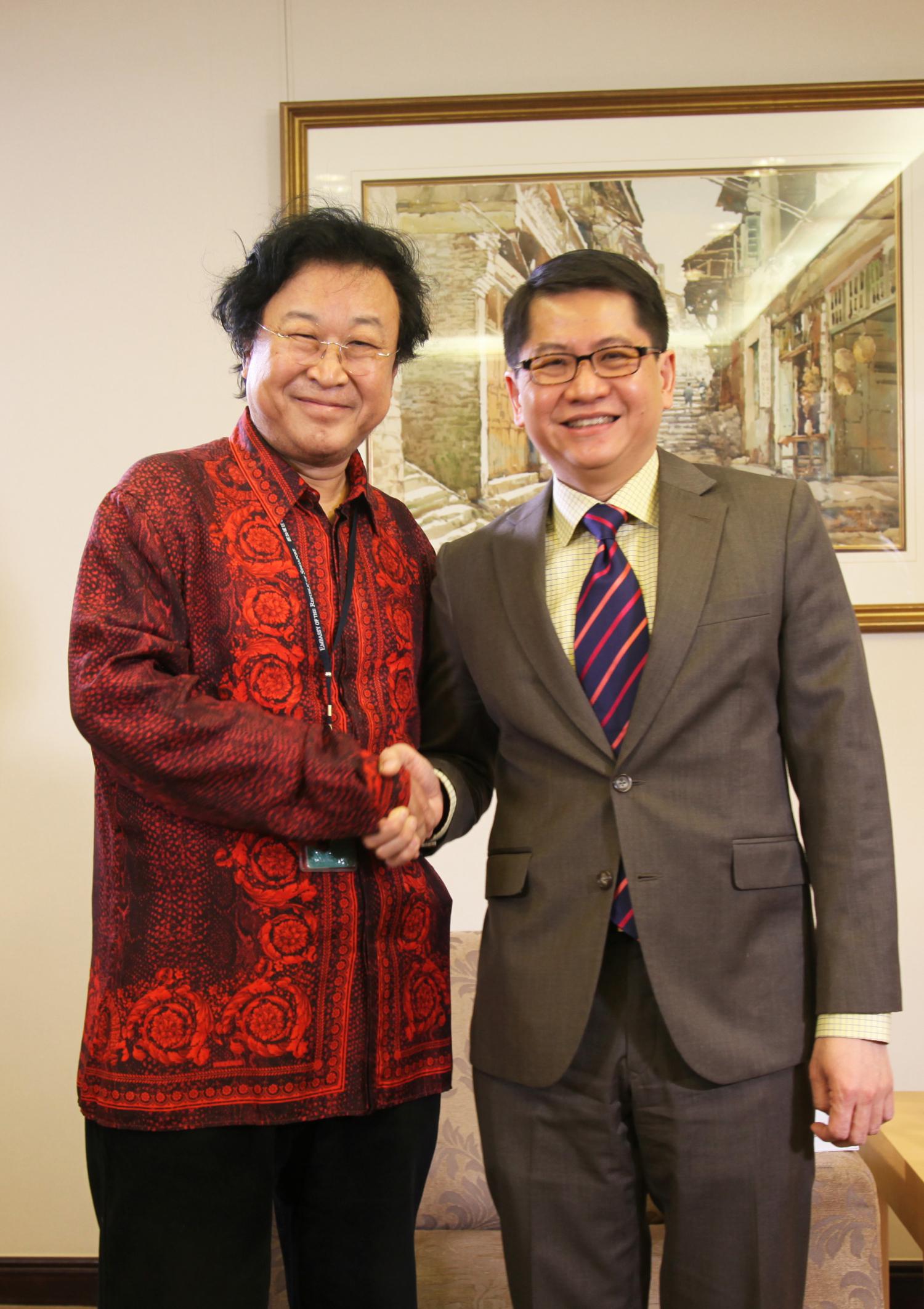 张俊以率中国大爱万里行为外交部黑龙江全球推介助力