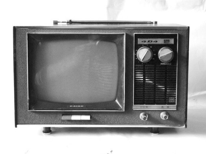 在上个世纪七八十年代,中国的电视基本还是黑白电视.