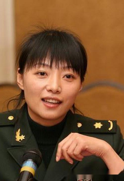 剧中饰演《亮剑》里的八路军独立团团长李云龙首任妻子杨秀芹的是