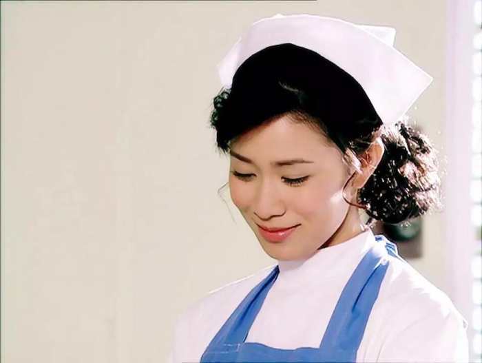 年轻时的佘诗曼美颜盛世网友童年女神不解释