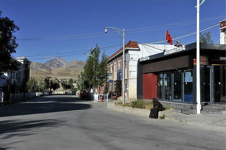 西藏这个边远小镇,被誉为"世界的中心".