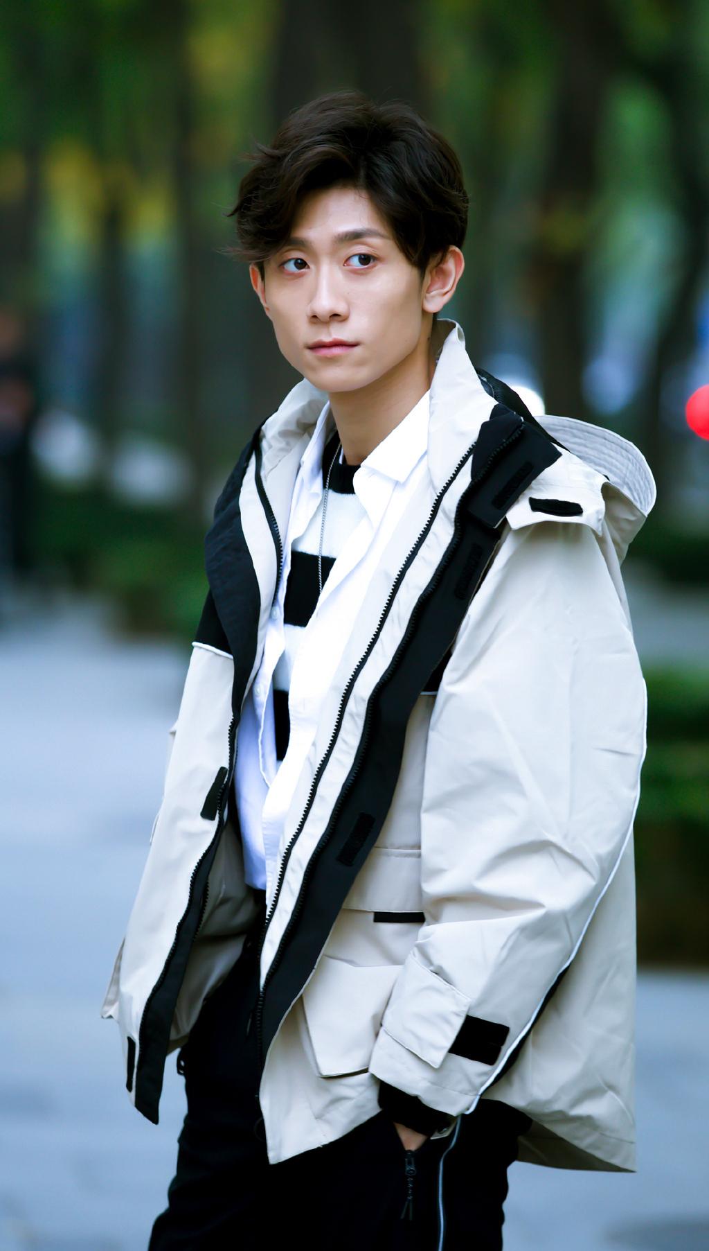 人生就是删繁就简,去除烦躁与复杂,十二星座谁能让生活简单