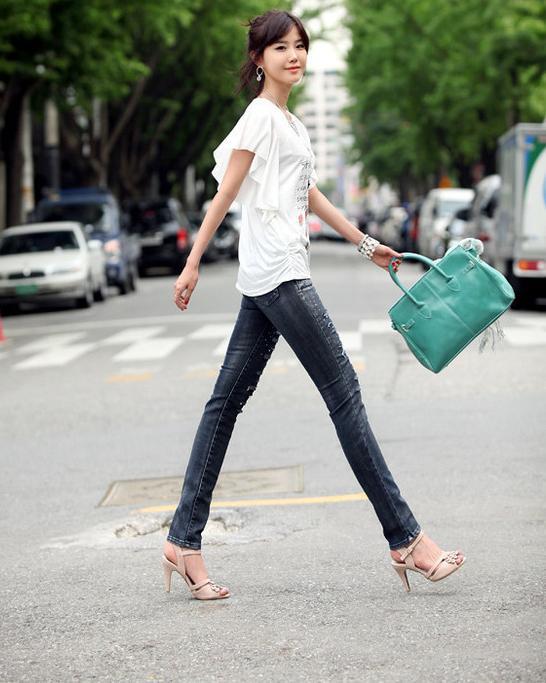 紧身牛仔裤魅力穿搭, 左看右看都美