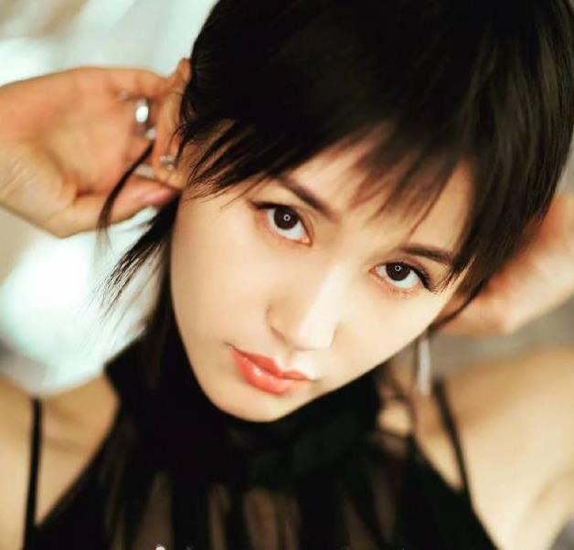 《欢乐颂3》如约而至!"曲妖精"直播爆出猛料,网友:佩服!