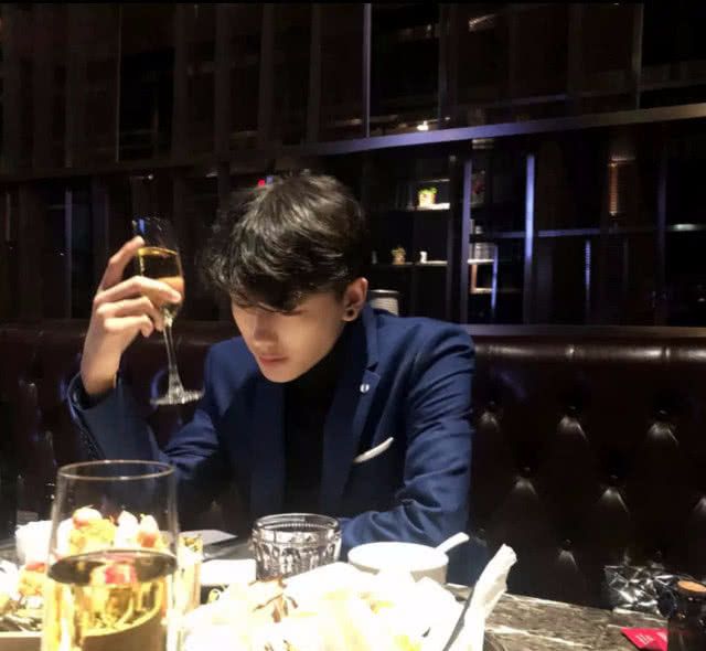 付守东生日卖惨遭揭穿幼年悲惨人设崩塌网友偷鸡不成蚀把米