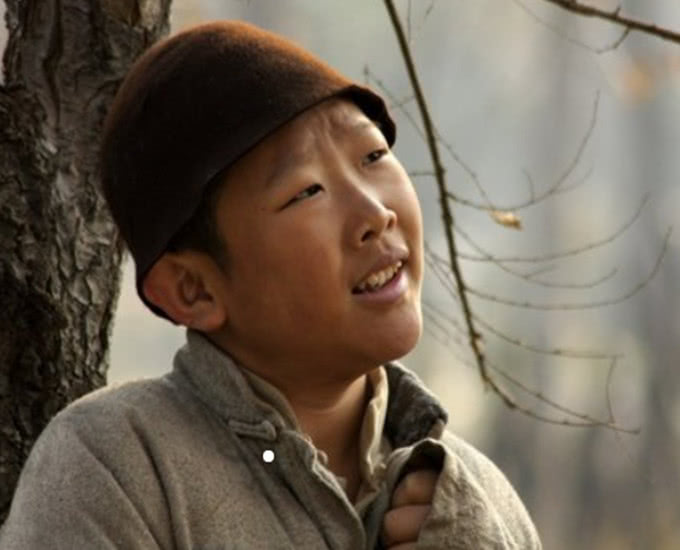 "外貌与年龄不符"的明星,杨蓉上榜,他年过三十还在演孩子!