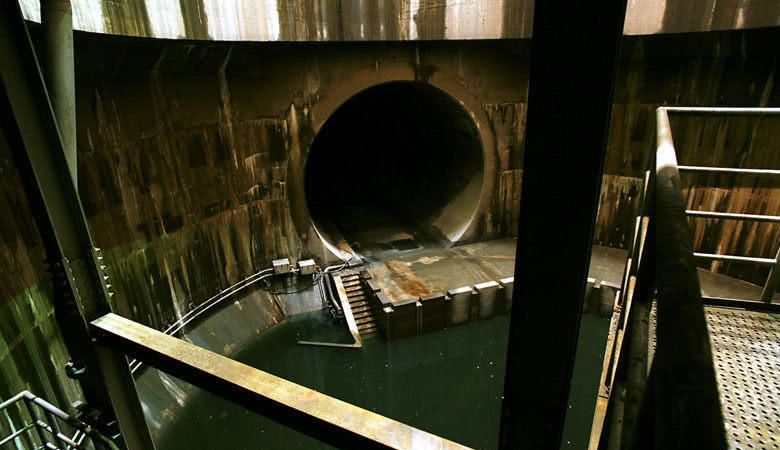 世界最大的下水道,每秒能输送200吨水,居然能在里面跑汽车!