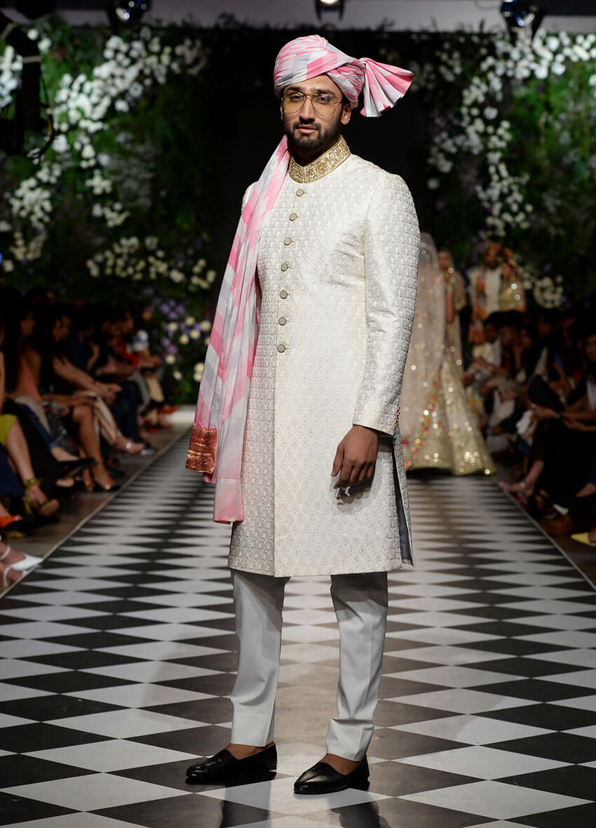 巴基斯坦新娘时装周五彩缤纷美呆了我也好想要一件呀