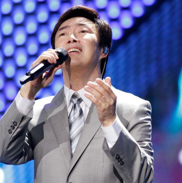 费玉清痴爱日本女星42年不结婚,现53岁好友催婚,他巧妙拒绝