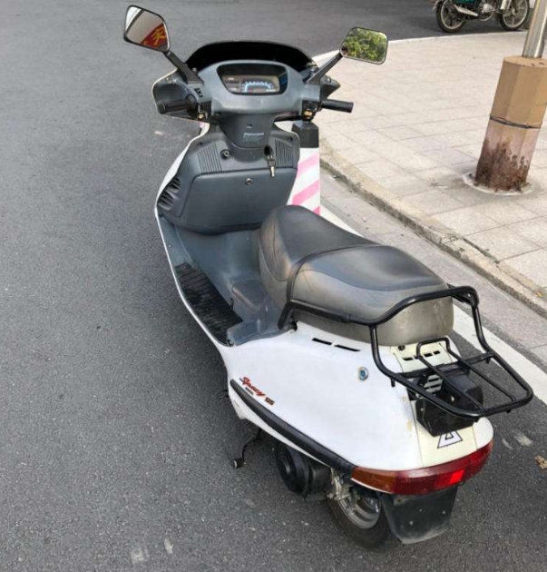 本田大白鲨,20年前敢卖3万元的摩托,自重120kg,最快时速110码