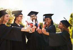 你认为考公务员难还是考研难?