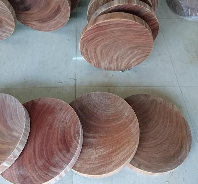 农村一种"硬树",刀砍无痕,做成菜板真费劲,好在卖500元一块|蚬木|菜板