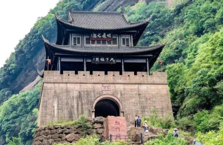 国内有这样一个5a景区连当地人都收费却对这个省份的人免费