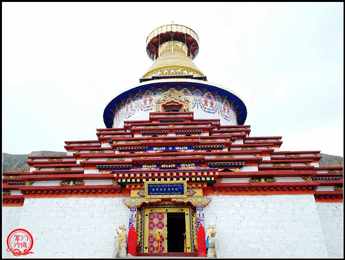 实拍青海循化"世界吉祥万佛塔",远景近景,外景内景都有