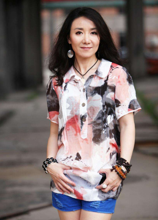 张桂英扮演者赵千紫,在剧中是仁义善良热心肠的农村女人,没有见过大世