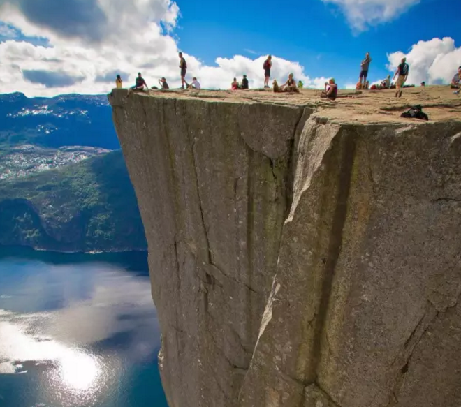 《谍中谍6》高潮阿汤哥悬崖肉搏,险掉深渊的地方,你知道在哪吗