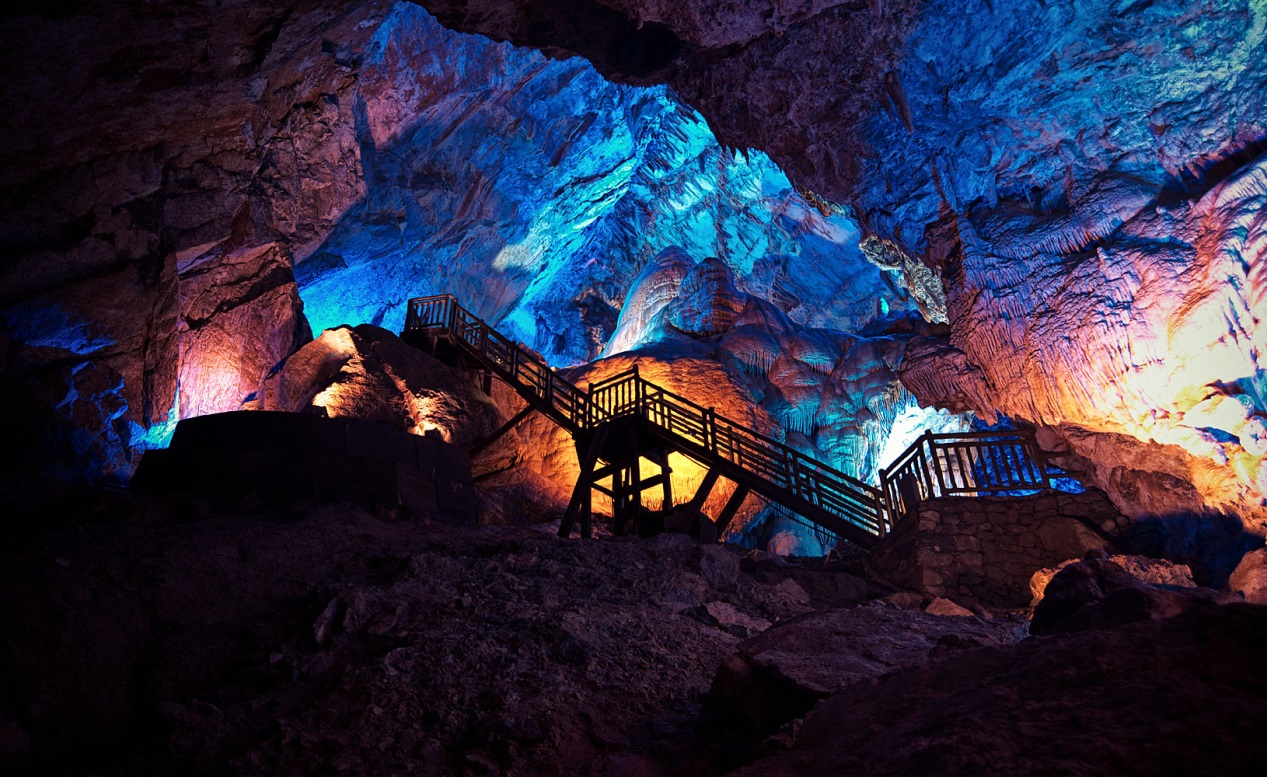 夏日水冰宫神奇米易颛顼龙洞夏天这样玩