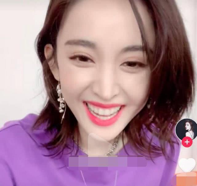 古力娜扎元宵晚会路透照曝光身穿蓝色礼服白到发光