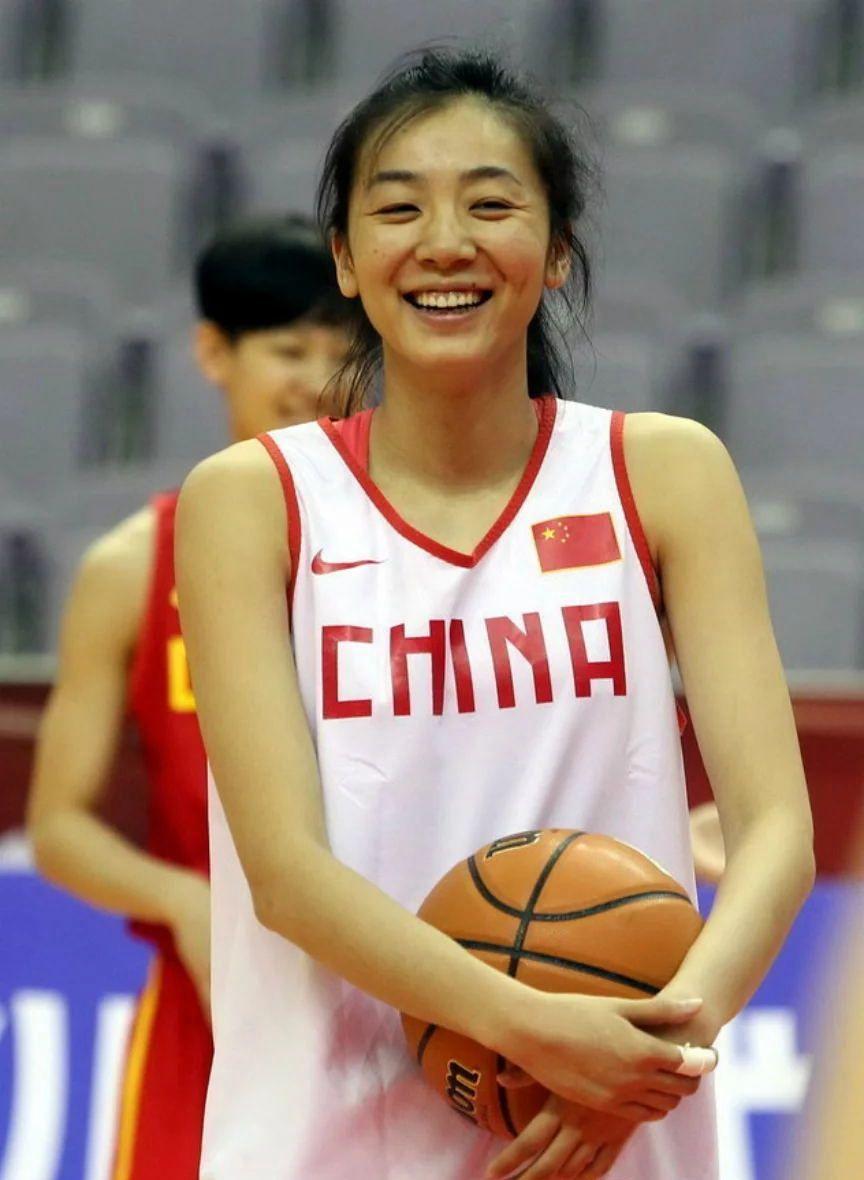 谣传因怀孕退役,如今复出和库里同台|赵爽|中国女篮|库里_新浪新闻