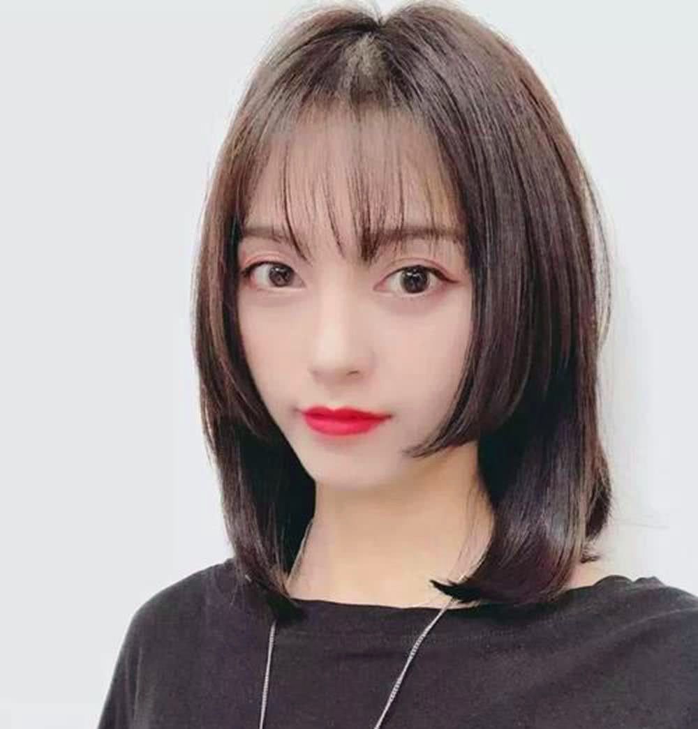 不挑脸型的几款锁骨发不仅时尚减龄更能轻松打造小v脸