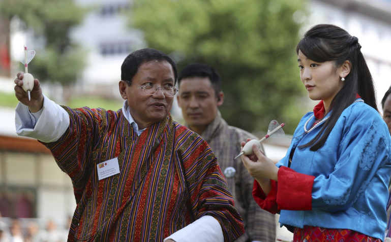 不丹姑娘来中国游玩,临走前说了两句话,句句让人心酸
