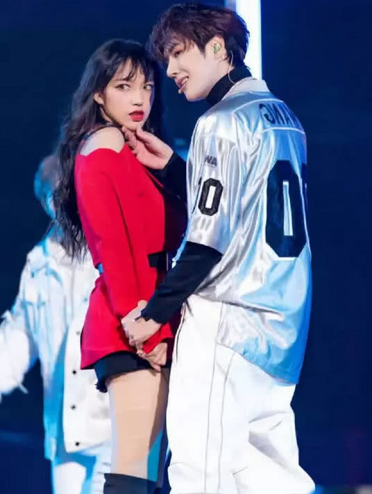 程潇|王一博|下巴_新浪新闻